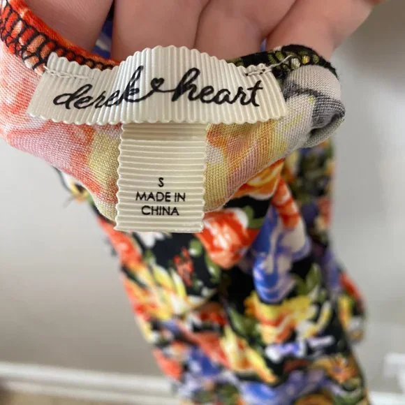 NWOT Derek Heart Floral Romper - Picture 6 of 6
